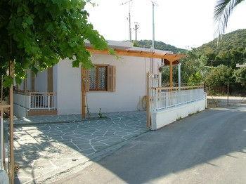 George'S Apartment Agia Marina  Exterior foto